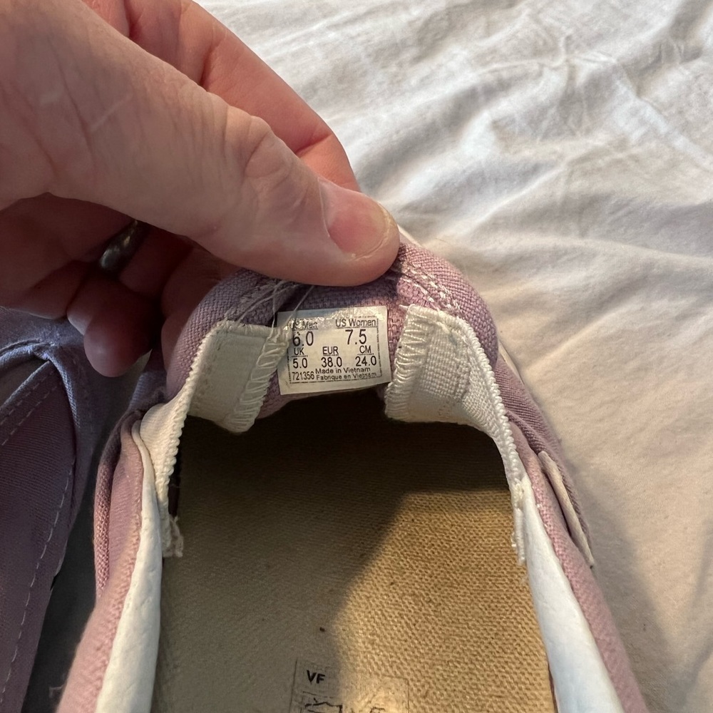 Vans - Picture 4 of 4